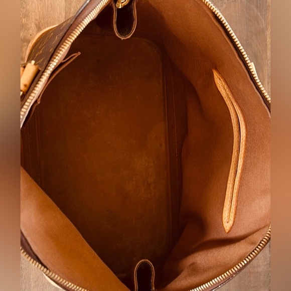 🌷🌷SALE🌷🌷Authentic Louis Vuitton Black and Brown Monogram Satchel - Picture 3 of 7